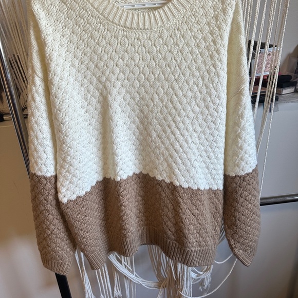 Chic Two-Tone Knit Sweater - Cream and Tan - Picture 4 of 4